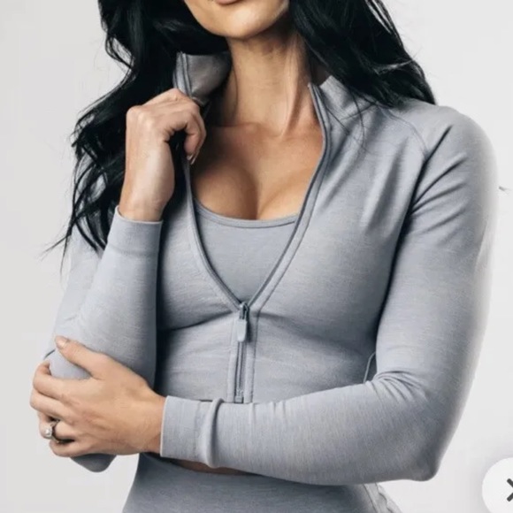 Alphalete amplify jacket - Picture 16 of 16